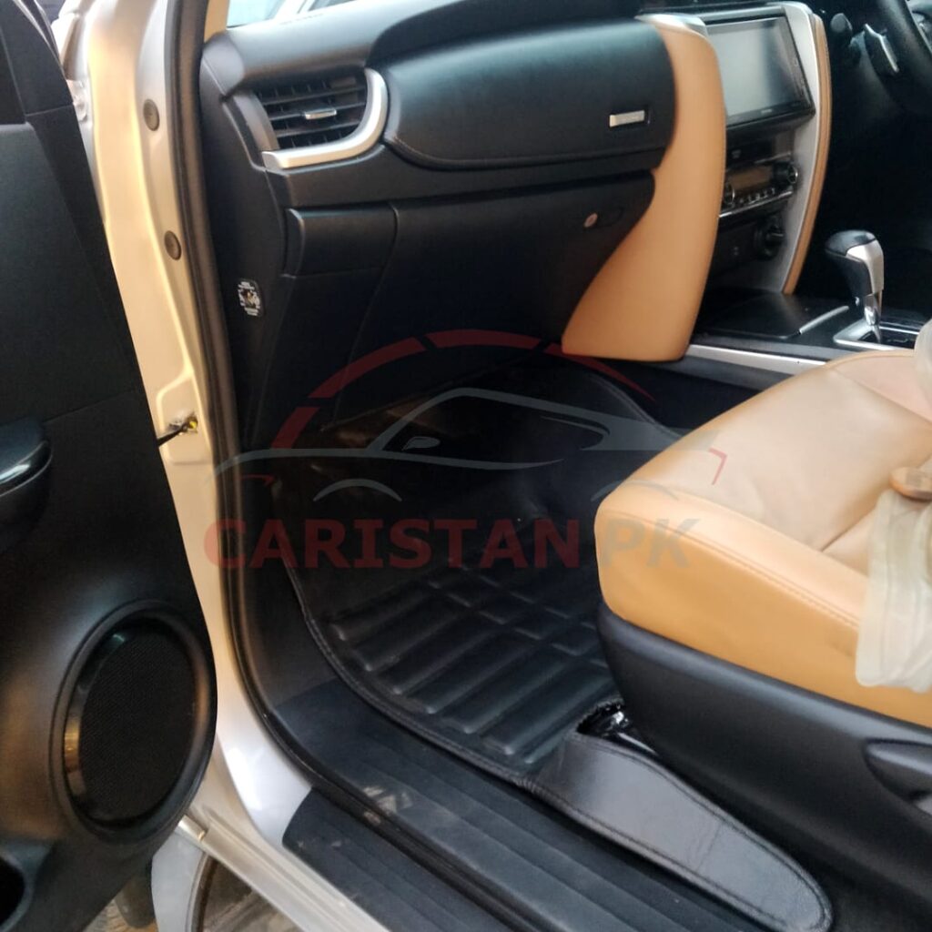 Toyota Fortuner 5D Floor Mats Black 4
