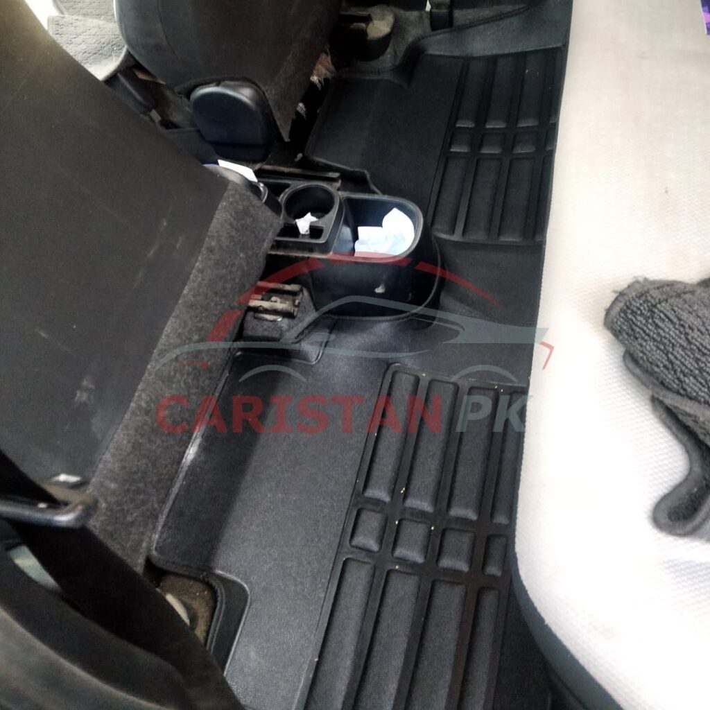 Toyota Vitz 5D Floor Mats Black 2011-16 3