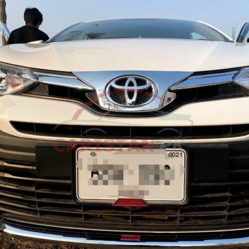 : Toyota Yaris Front Grille Middle Chrome Trim 3