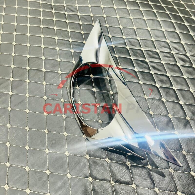 Toyota Yaris Front Grille Middle Chrome Trim 3