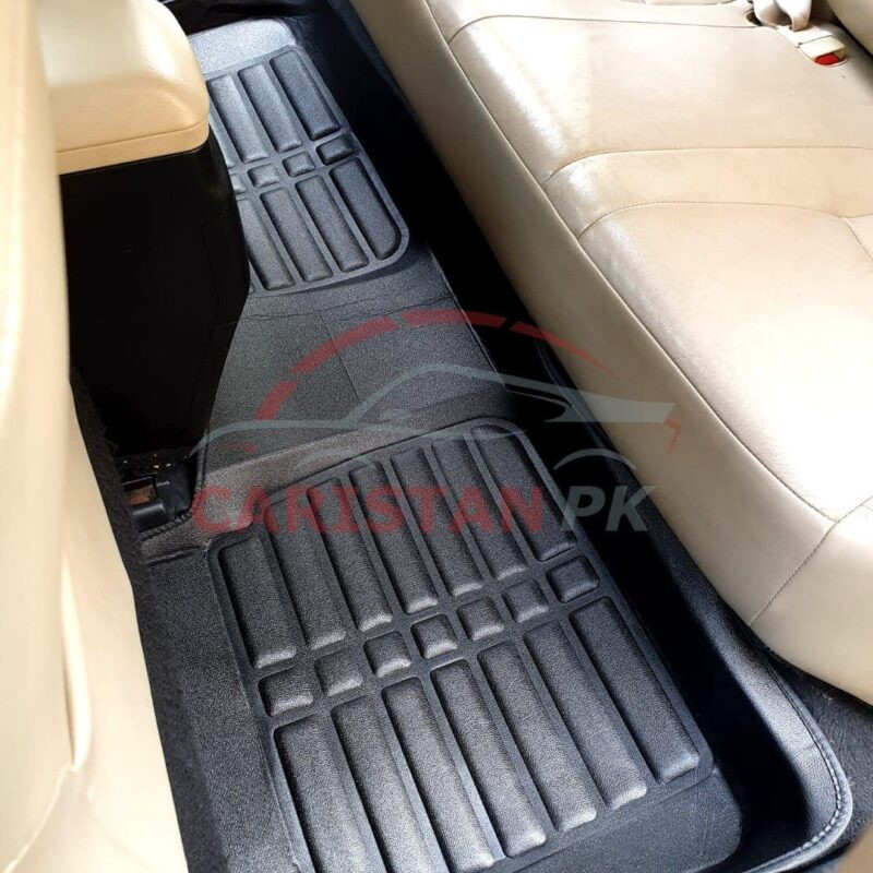 Toyota Corolla 5D Floor Mats Black 2014-26 1