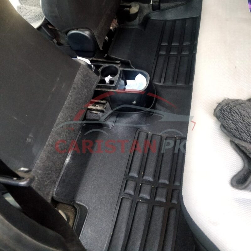 Toyota Vitz 5D Floor Mats Black 2011-16 3