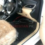 Toyota Yaris 7D Floor Mats Black With Beige Stitch 1