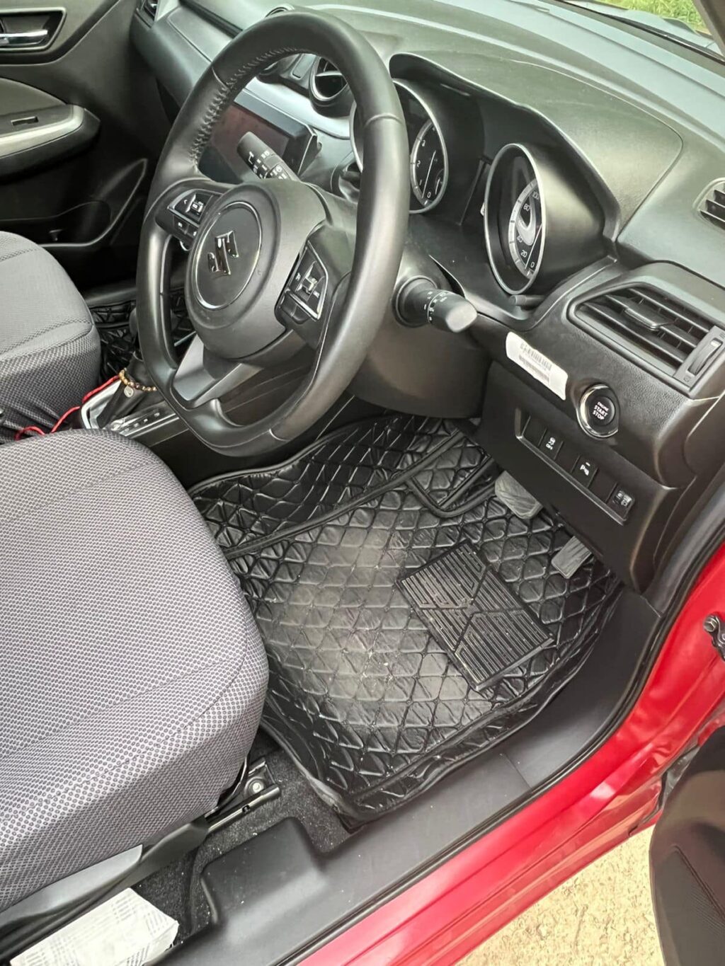 Suzuki Swift 7D Premium Floor Mats Black 2022 Model Onwards 2