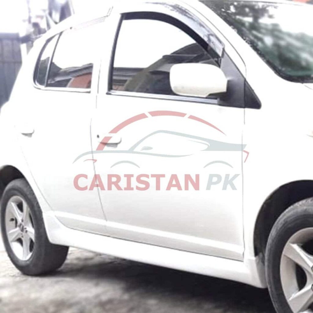 Toyota Vitz Side Skirts Fiber Glass 2000-05 Model