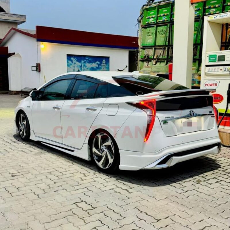 Unpainted Toyota Prius Body Kit 2 Piece Fiber Glass 2018-21 Model 2