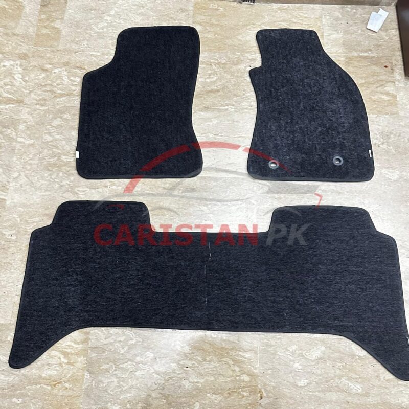 Toyota Hilux Vigo Premium Carpet Floor Mats Black Grey 2